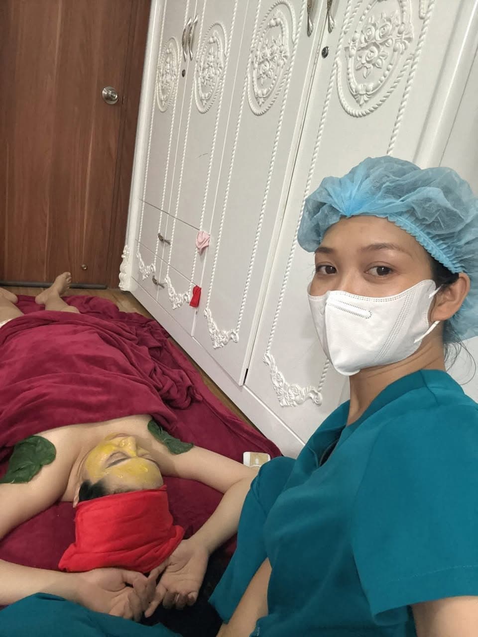 Dịch vụ chăm sóc mẹ và bé: tắm bé chuẩn y khoa, chăm sóc mẹ sau sinh, massage bầu. Buổi đầu trải nghiệm chỉ 99k, mua gói mẹ tặng gói bé. Liên hệ Uyên Candy. - 2/2