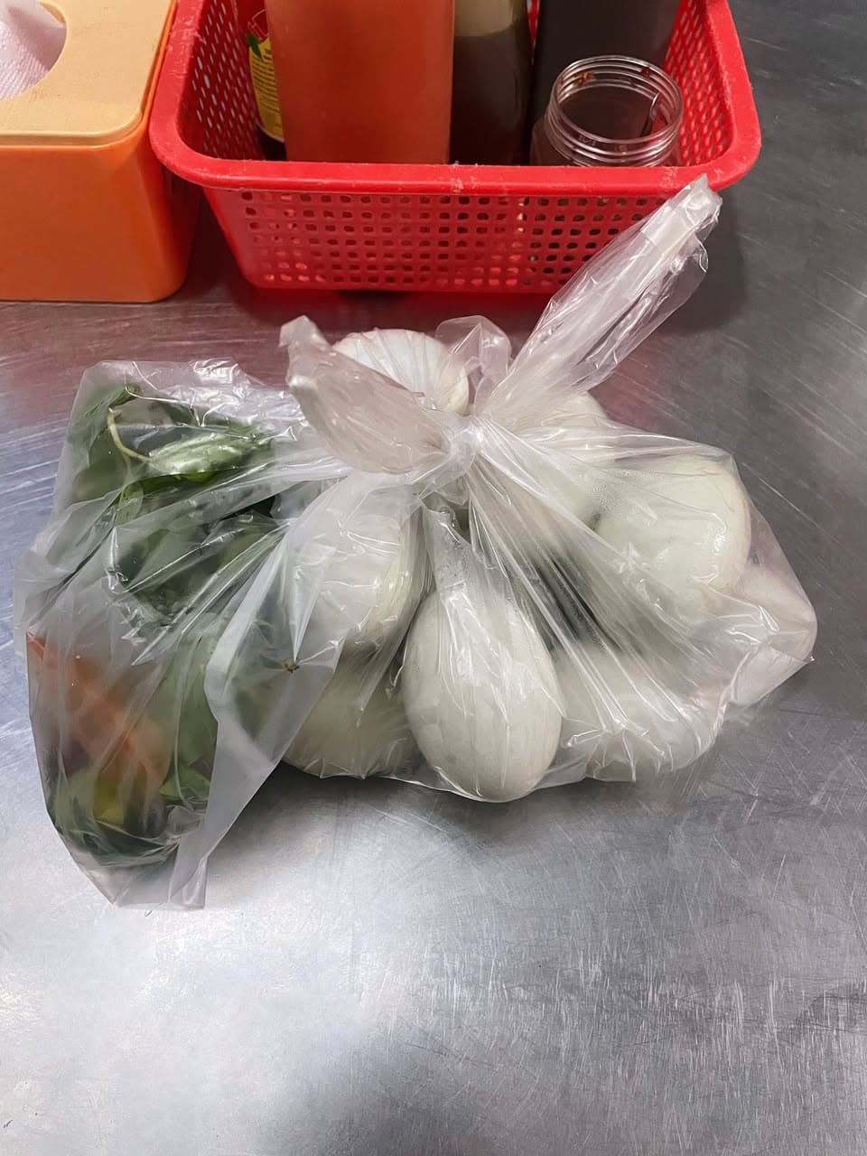 Hủ tíu gõ bán từ 17h-01h tại Vinhomes Grand Park, đa dạng món như hủ tíu, mì, nui, bánh canh, hoành thánh, ship tận nơi, liên hệ 0867594001. - 2/4