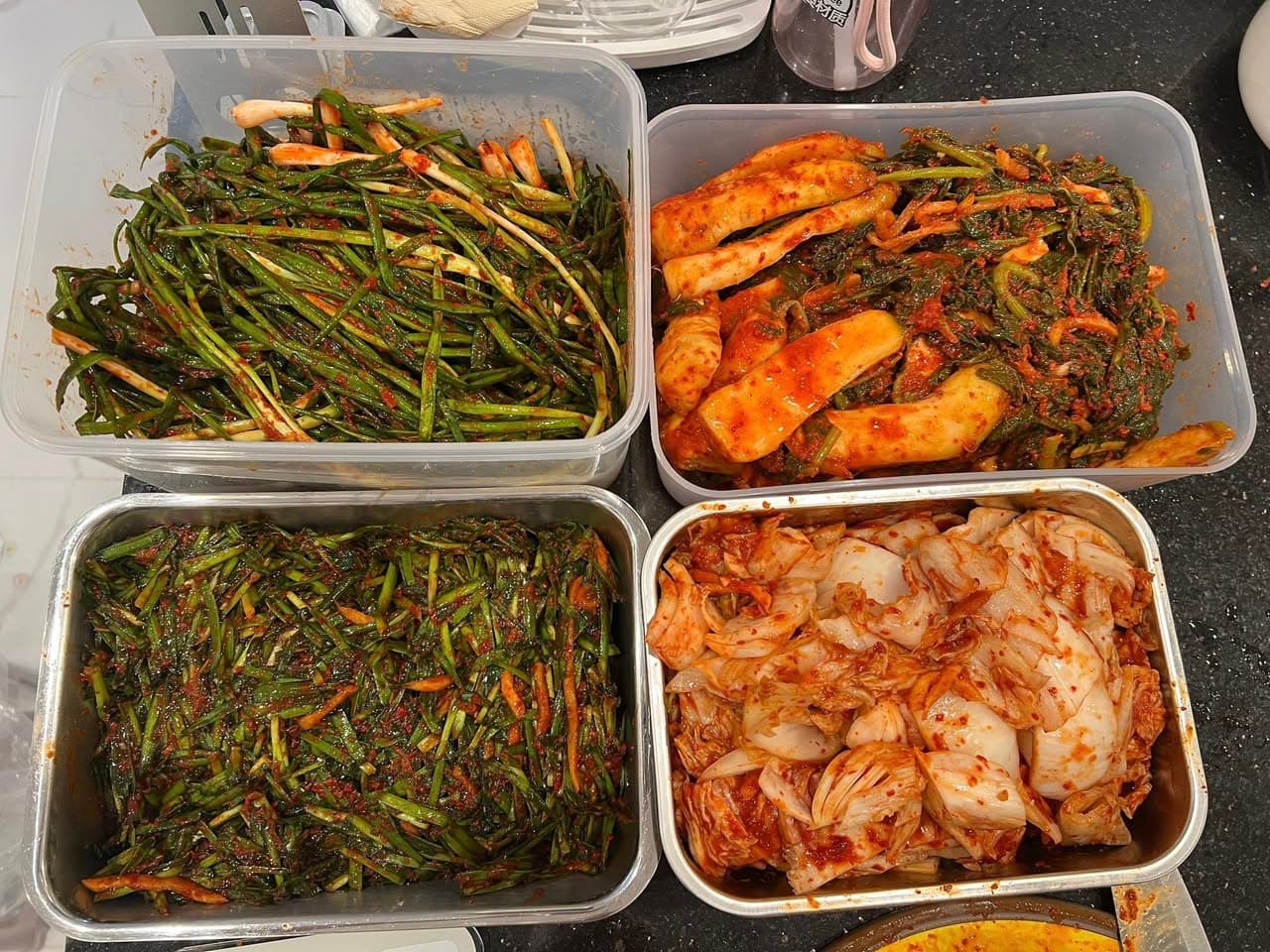 Bán kimchi các loại (cải thảo, củ cải non, hành lá, hẹ) với ưu đãi mua 2 hộp giá không đổi, freeship nội khu BS7. Giá từ 45.000đ/hộp, liên hệ 0906 313 995. - 2/5