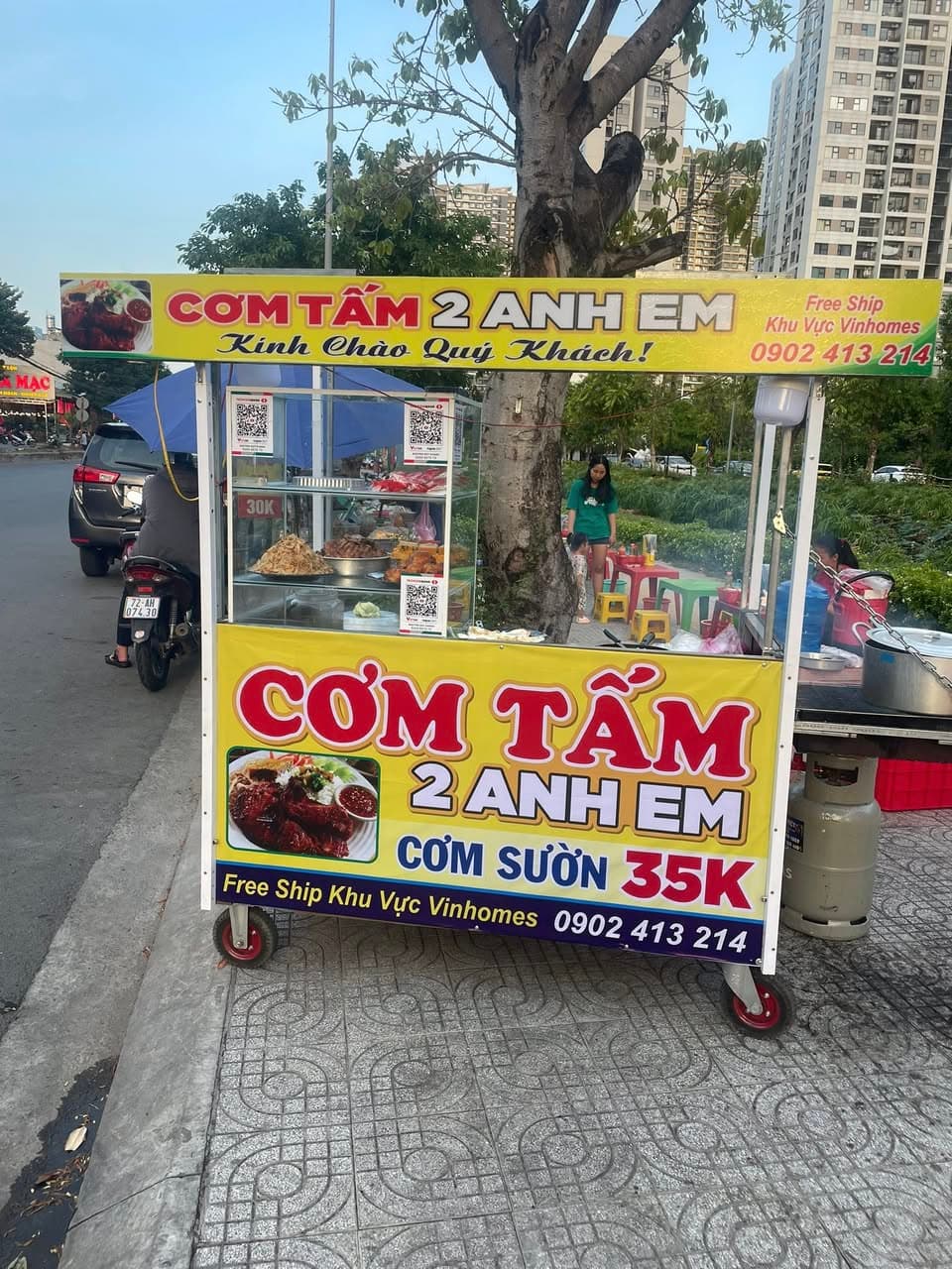 Chủ bài đăng nhận ship đồ ăn tận nơi cho cư dân, dù trời mưa vẫn giao hàng nhiệt tình. Ủng hộ các món ăn nhà làm, hỗ trợ cư dân khu vực. - 1/4