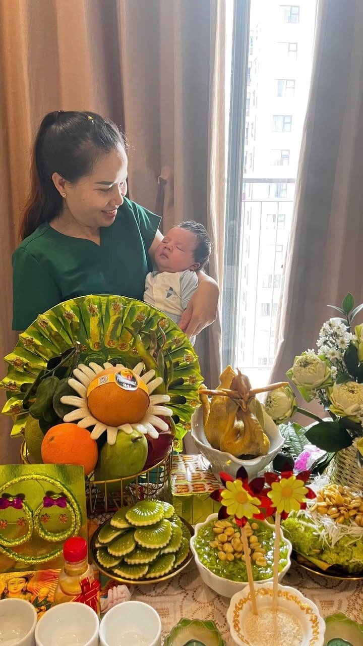 Cô Hằng cung cấp dịch vụ chăm sóc mẹ và bé sau sinh: massage toàn thân, tắm bé, thông tắc tia sữa, cắt tóc trẻ sơ sinh. Liên hệ Zalo 0328777817. - 1/3