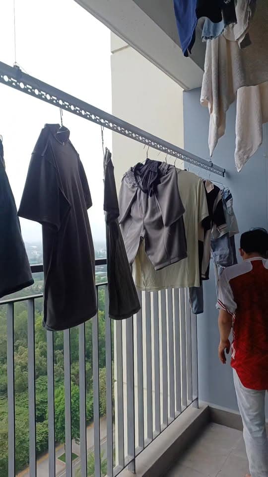 Giàn phơi thông minh KS950, chất liệu hợp kim nhôm, tải trọng 50kg, miễn phí lắp đặt và vận chuyển tại TP.HCM, Biên Hòa, Bình Dương. Giá trọn gói 1.200.000đ. - 1/4
