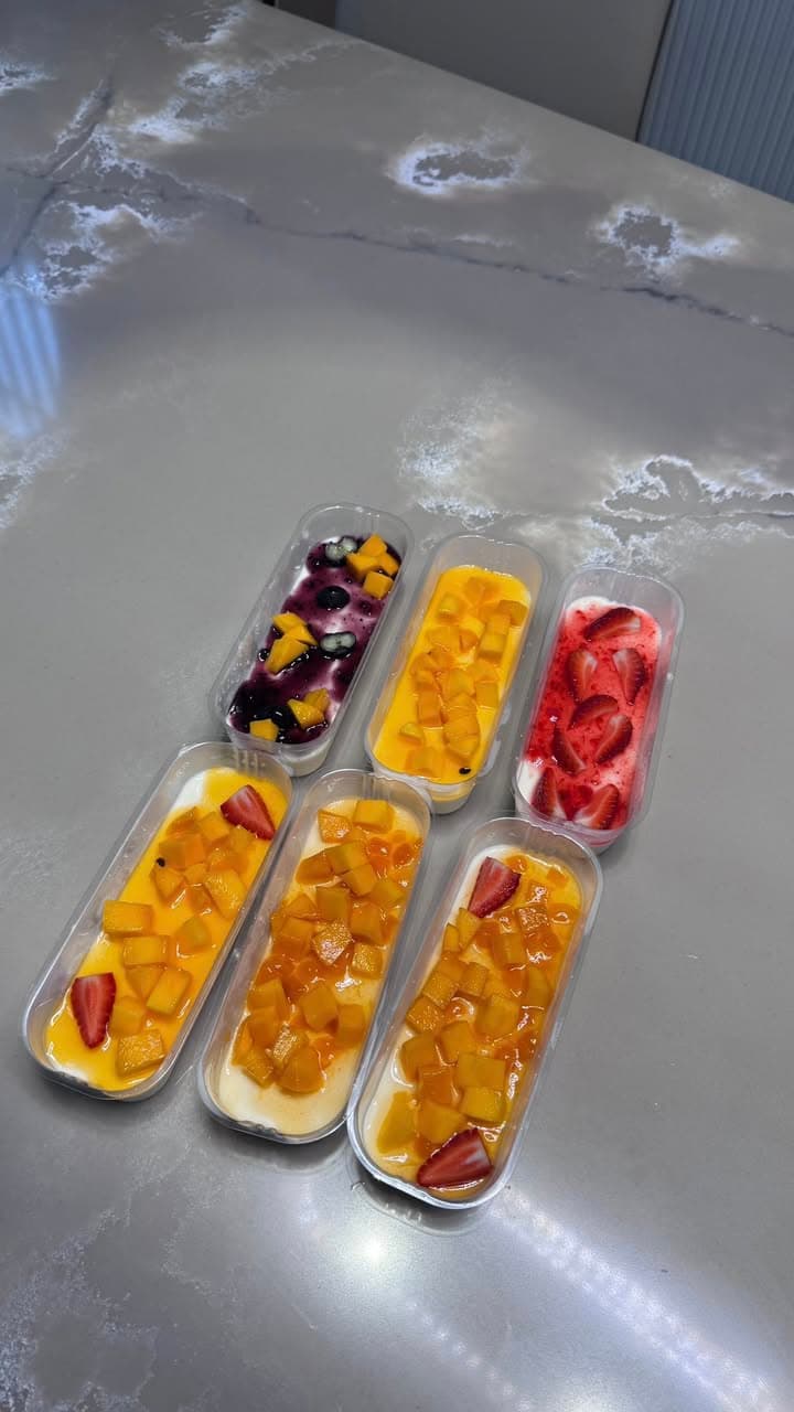 Tiệm Bánh Xinh Xinh bán bánh panna cotta mềm mịn, nhiều set bánh tặng, bánh sinh nhật, combo và bento mini. Đặt bánh theo yêu cầu, liên hệ nhanh qua điện thoại. - 5/5