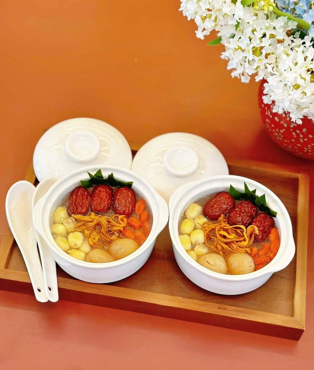Yến chưng thố tươi kết hợp hạt sen bổ dưỡng, giao tận tay tại Vinhomes Grand Park. Đặt ngay để gửi sức khỏe đến người thân. - 2/5