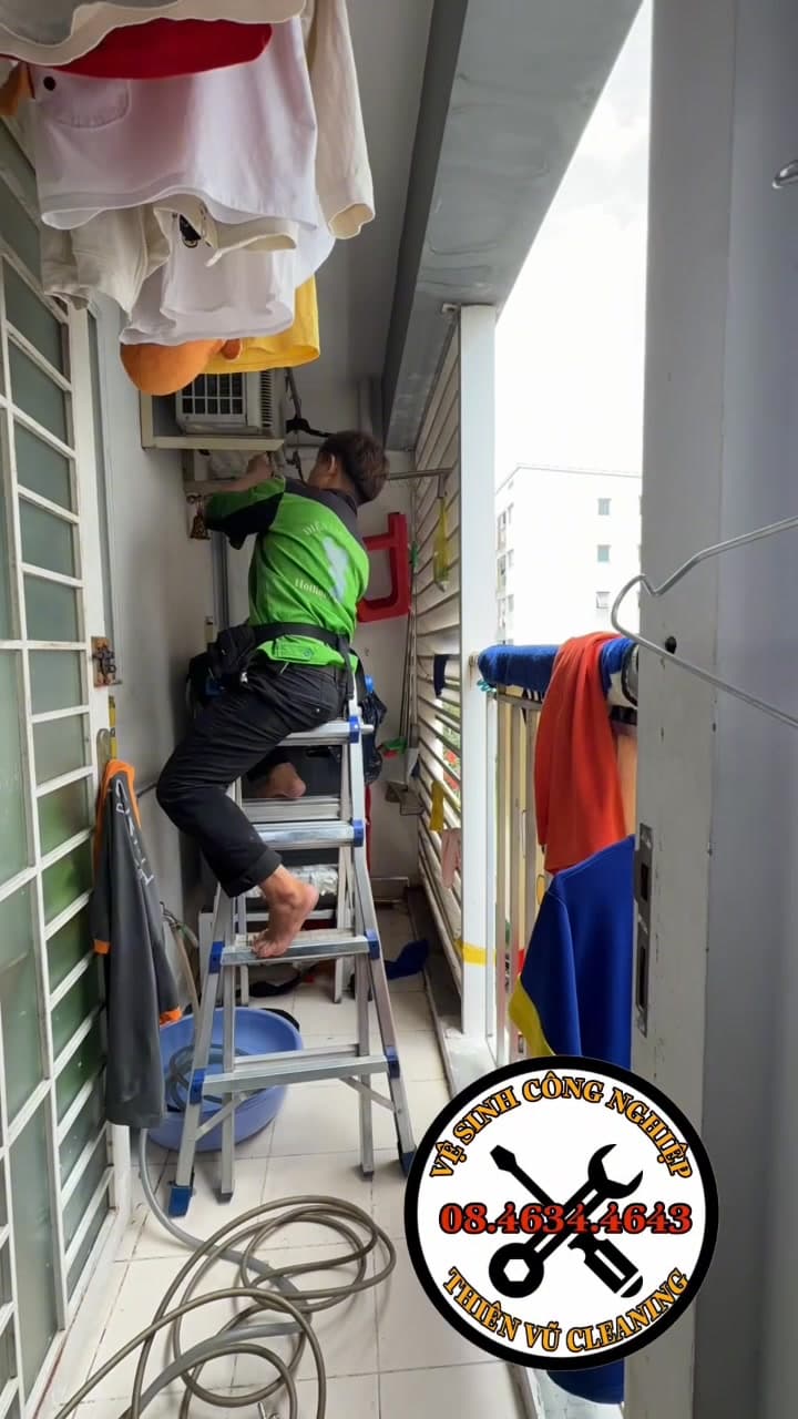 Dịch vụ vệ sinh máy lạnh, máy giặt, sofa, nệm, rèm cửa tại nhà. Giúp thiết bị sạch, tăng tuổi thọ, không khí mát lành. Liên hệ Thiên Vũ Cleaning. - 1/2