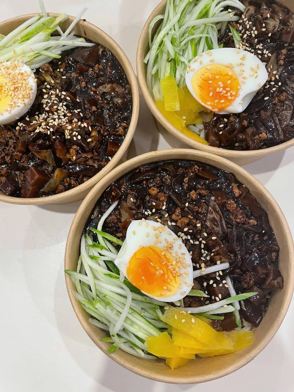 Nhà hàng Cheese Up nhận đơn đến 22h30, giao tận sảnh các món Hàn nóng hổi như cơm, mì cay, canh kimchi, bánh xếp, gà viên. Liên hệ Zalo 0708 481 800. - 5/5