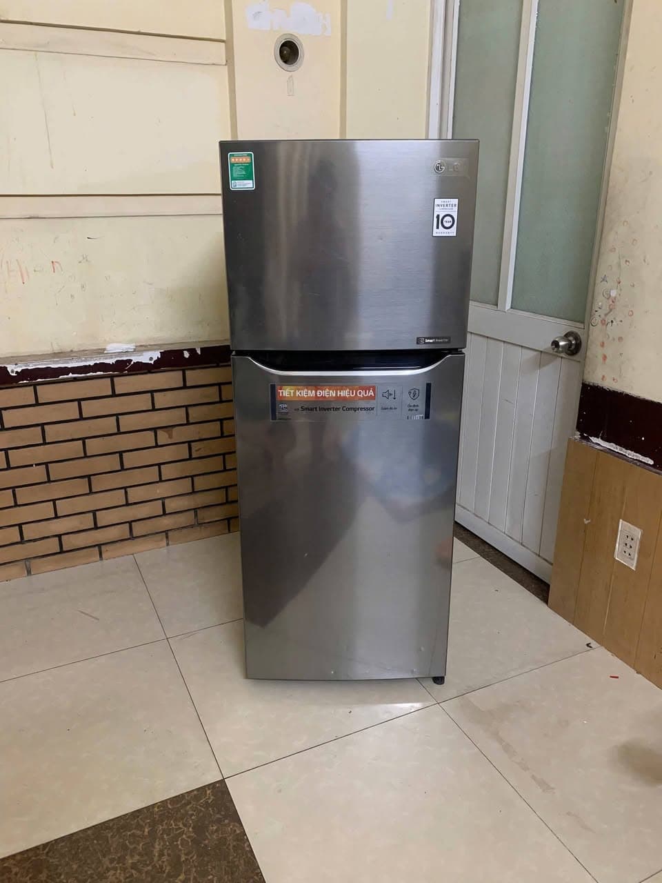 Bán máy giặt Aqua 10kg giá 2tr5, tủ lạnh 189L inverter tiết kiệm điện giá 3tr1, miễn phí ship, lắp đặt và bảo hành 3 tháng. - 1/3