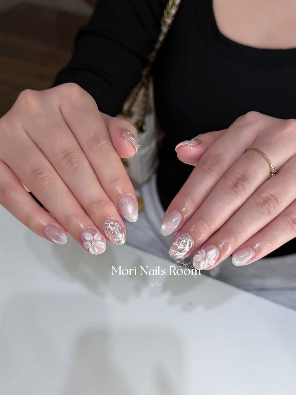 Dịch vụ làm nails và bán nailbox, hỗ trợ dán miễn phí cho khách tại S10.06, Vinhomes Grand Park. - 2/5