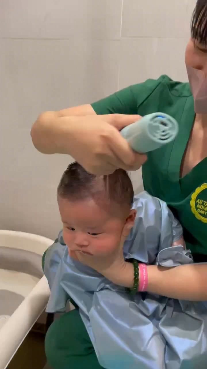 Dịch vụ cắt tóc sơ sinh, massage bầu, bấm lỗ tai, chăm sóc sau sinh và tắm bé chuẩn y khoa tại nhà. Liên hệ Zalo 0975609384. - 2/2