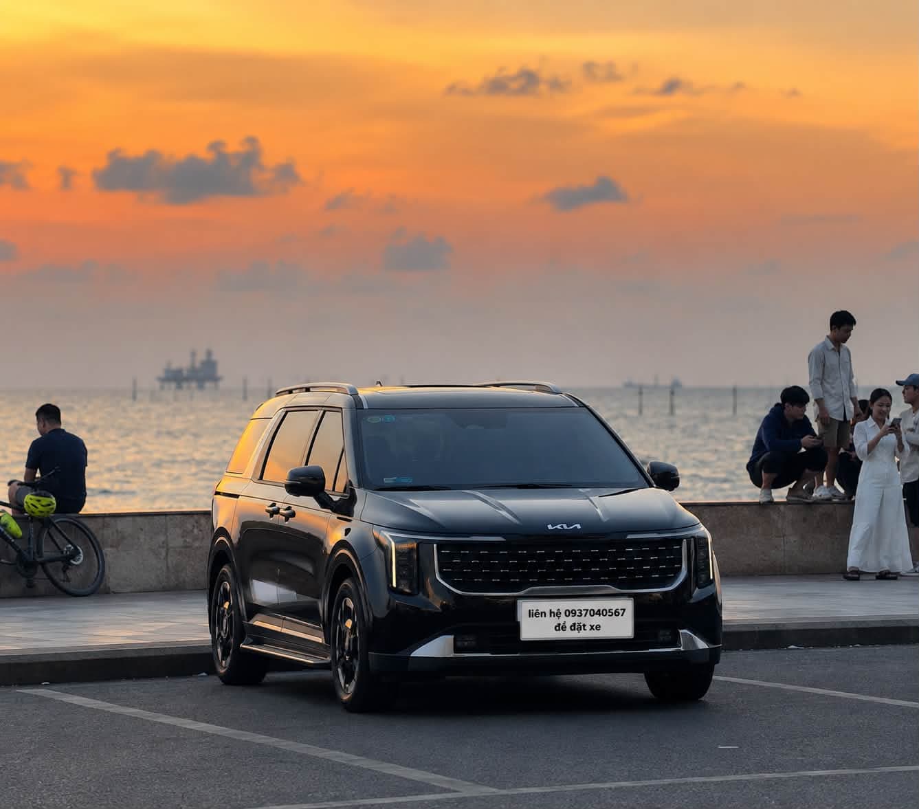 Dịch vụ cho thuê xe Kia Carnival, Limousine cao cấp có tài xế, phục vụ đưa đón sân bay, du lịch, công tác, cưới hỏi tại TP.HCM và các tỉnh lân cận. - 5/5