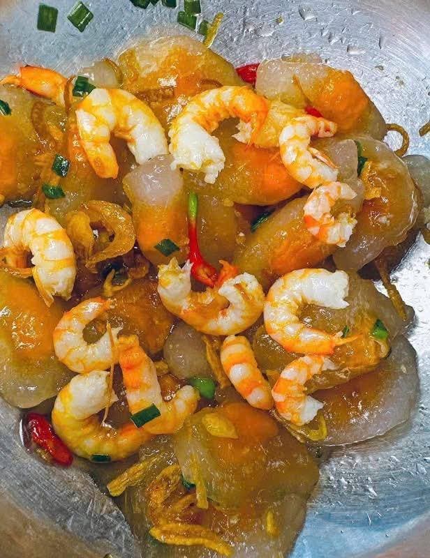 Bán nõn tôm biển tươi bóc vỏ, tiện lợi chế biến nhiều món ngon. Giá 145k/0,5kg/hộp. Ship từ 20k-30k. Liên hệ 0974406022. - 2/5