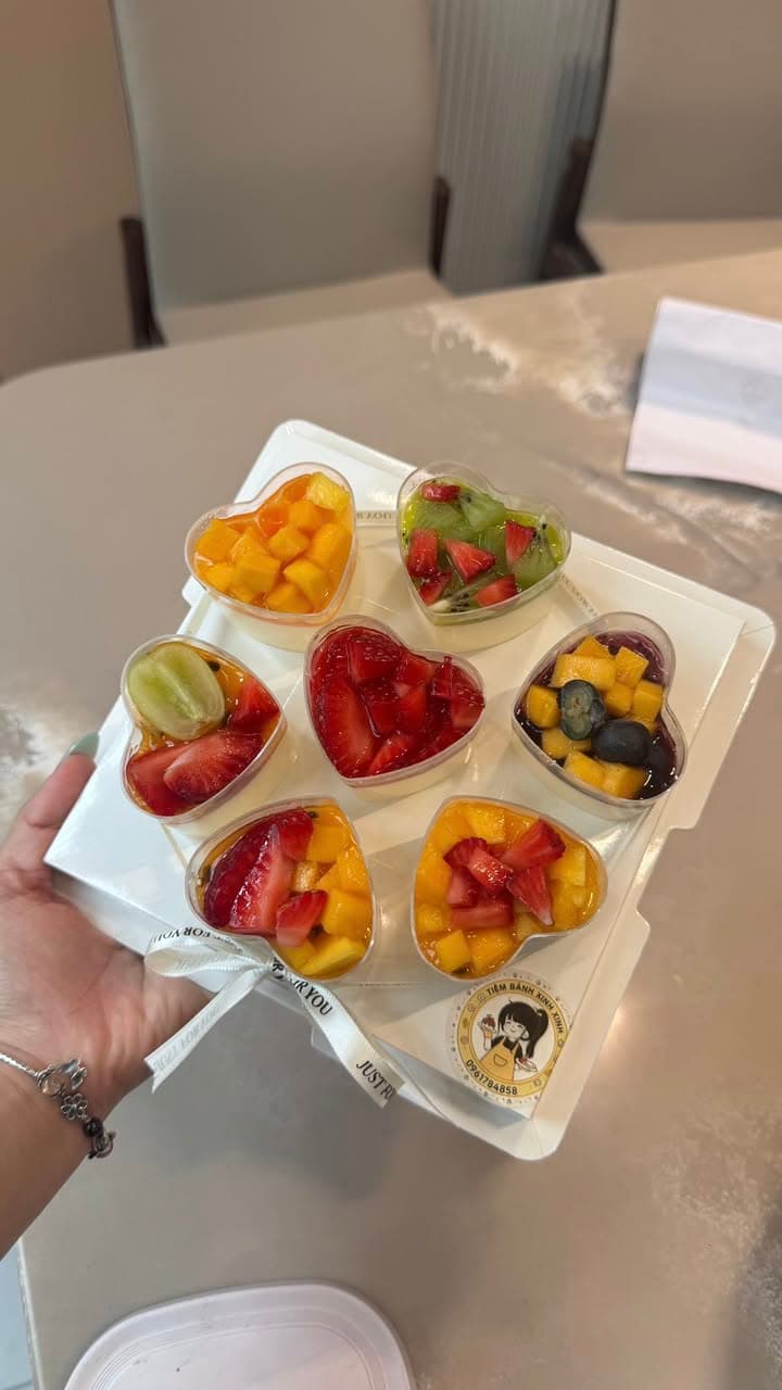 Tiệm Bánh Xinh Xinh bán panna cotta trái cây tươi, combo và set bento, nhận đặt bánh sinh nhật kiểu mới. Giá từ 35K/hủ, liên hệ 0961 784 858 tại Quận 9. - 5/5