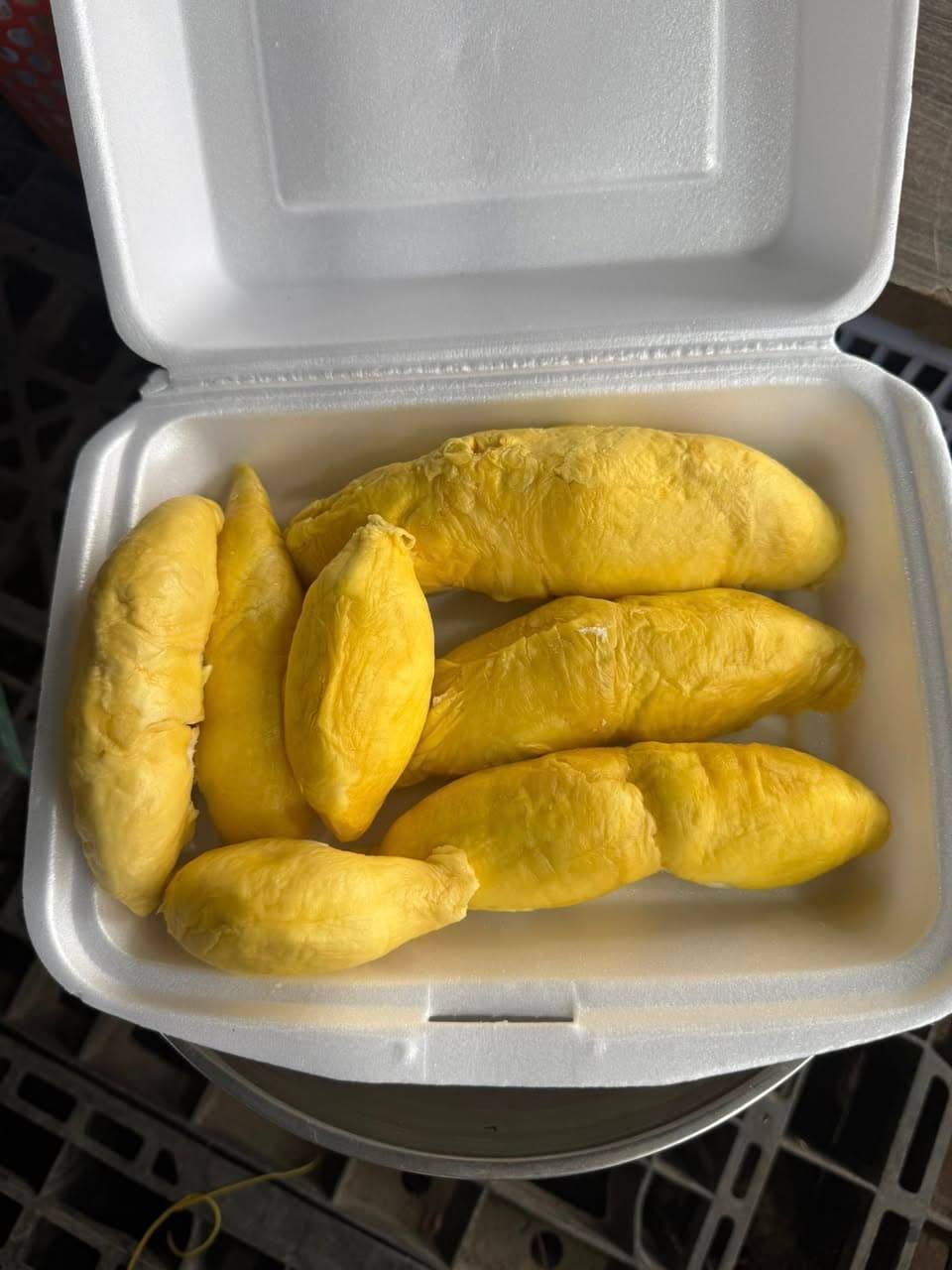 Bán gạo béo ngọt, giá 200k/bao, 230k/kg, free ship Vinhomes. Địa chỉ: 357 đường Lò Lu, gần mì cay Sasin, liên hệ Zalo 0933625573. - 2/5