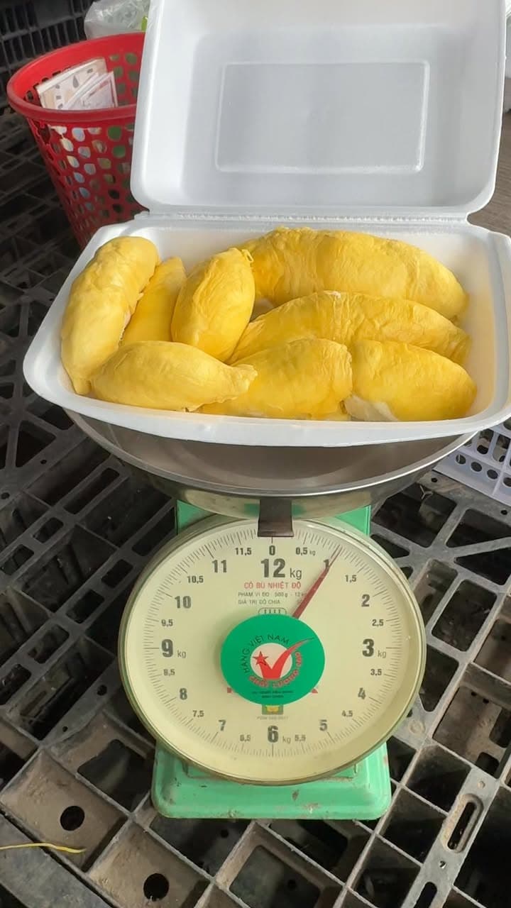 Bán gạo béo ngọt, giá 200k/bao, 230k/kg, free ship Vinhomes. Địa chỉ: 357 đường Lò Lu, gần mì cay Sasin, liên hệ Zalo 0933625573. - 4/5