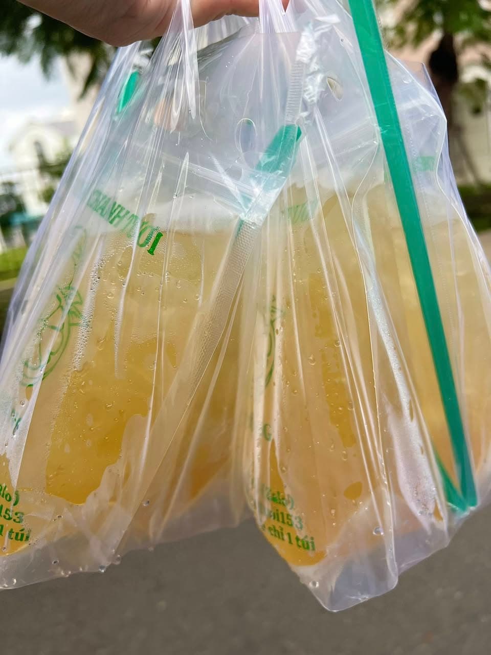 Bán bánh mì thịt nướng đầy topping và trà chanh tươi mát lạnh, nhận ship siêu tốc cho bữa sáng ngon miệng. - 4/4