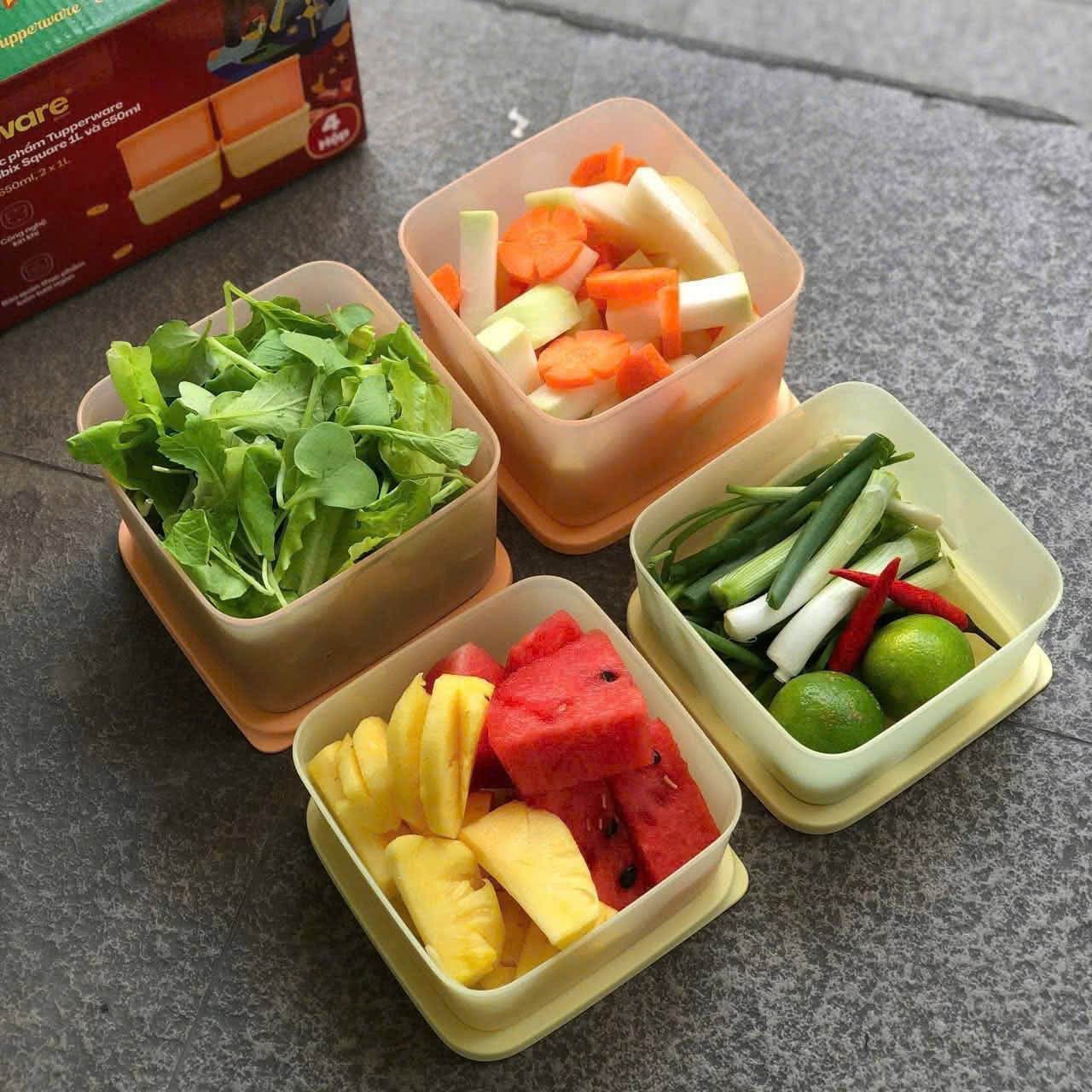Bộ hộp vuông Tupperware chính hãng, gồm 2 hộp 1L cam và 2 hộp 650ml vàng, thích hợp đựng bánh kẹo, hạt khô, trái cây, chanh ớt. Số lượng có hạn, inbox để đặt hàng. - 3/4