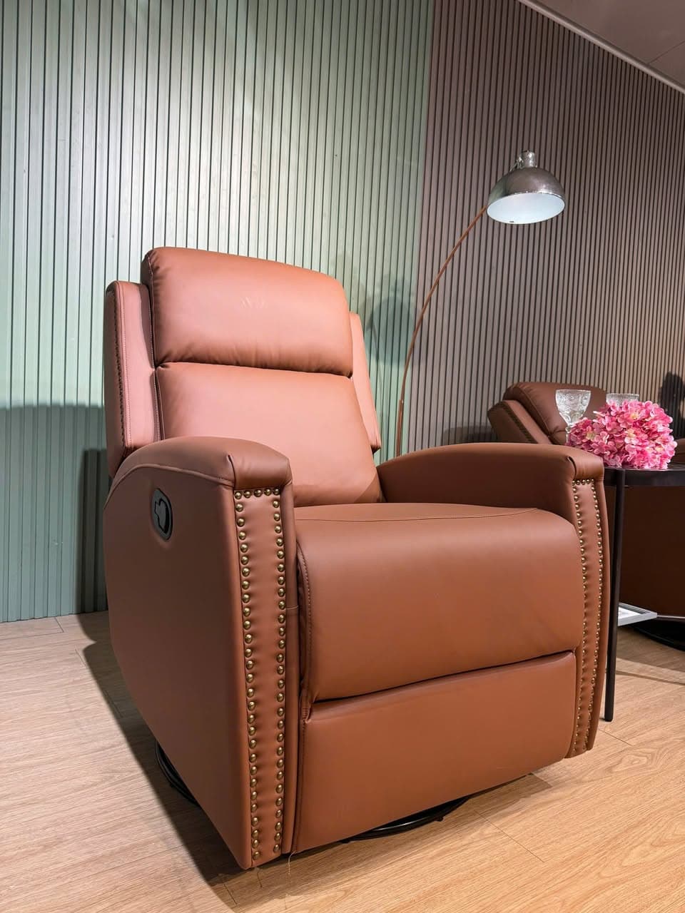 Ghế thư giãn chỉnh điện xoay 360 độ, new 100% nguyên thùng, sale dọn kho giá 3tr5, miễn vận chuyển toàn quốc. Liên hệ 0826986062. - 1/3