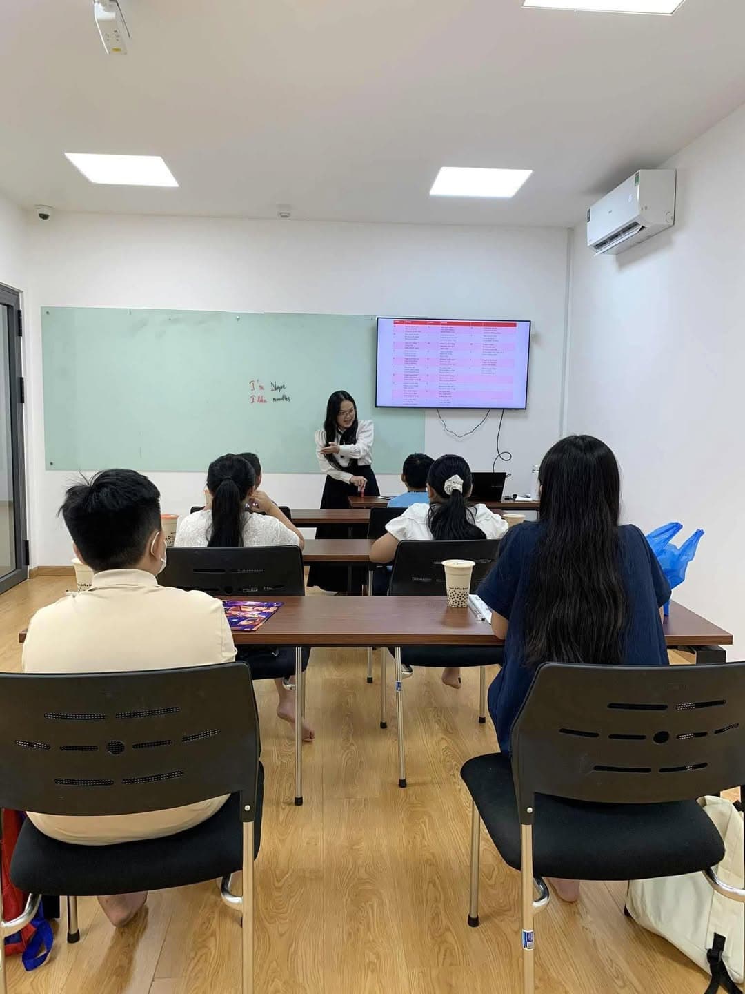 Nhận dạy kèm tiếng Anh 1 kèm 1: luyện thi IELTS, TOEIC, giao tiếp, định cư. Lịch học linh hoạt, học thử 2 buổi miễn phí tại GH5 Vinhomes Grand Park. - 1/1