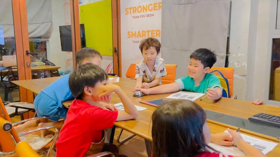 Lớp tiếng Anh nâng cao cho học sinh tiểu học, giáo viên bản ngữ, phát triển kỹ năng giao tiếp và tư duy bằng tiếng Anh. - 1/1