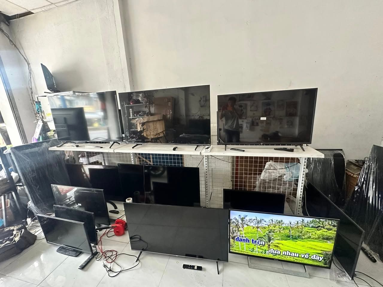 Thanh lý tivi mới 90-95%, nhiều hãng, bảo hành đầy đủ, giá từ 1tr2 đến 9tr, liên hệ 0972949125, tại Hóc Môn, TPHCM. - 1/5