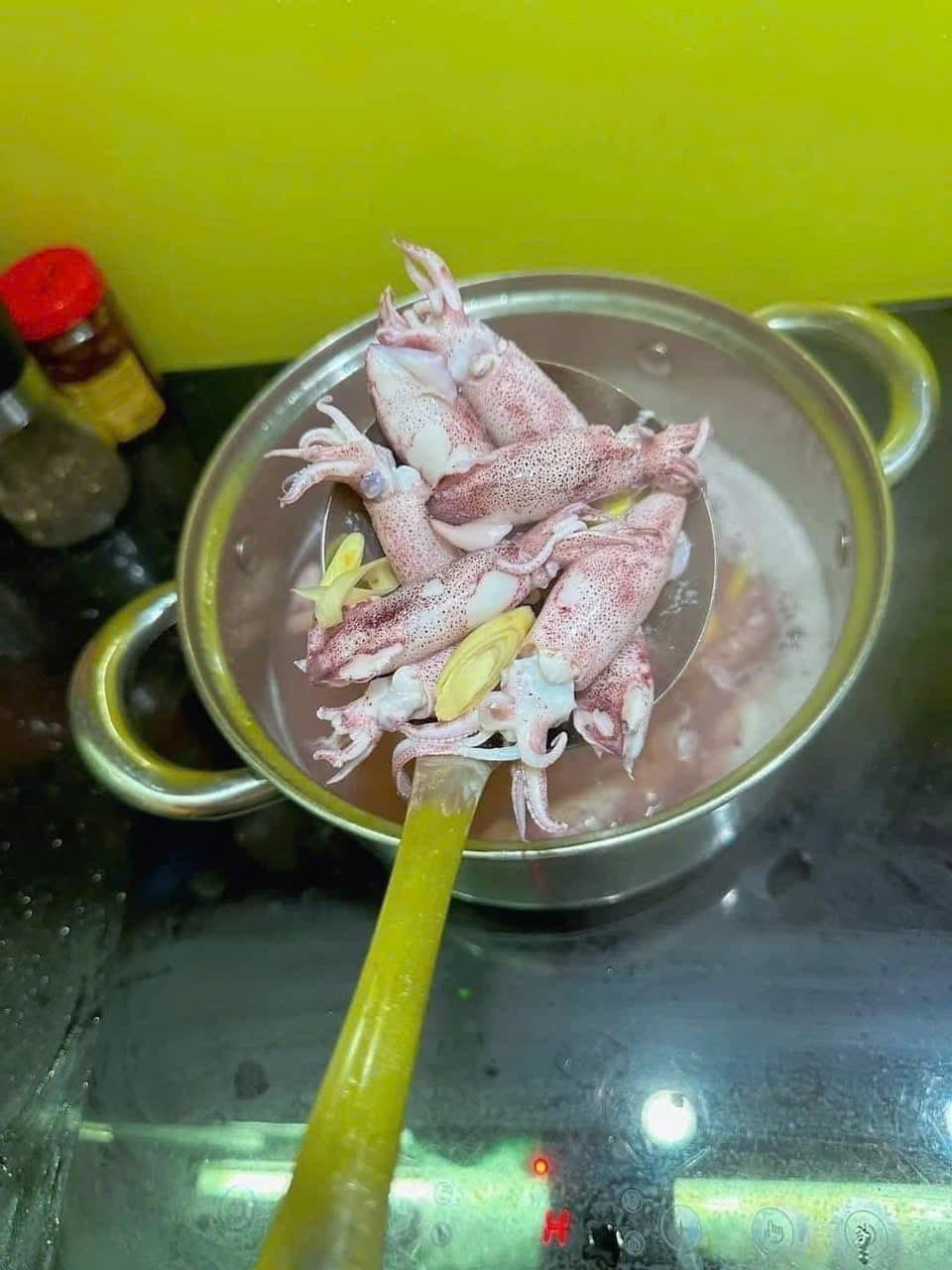 Bán mực tép nháy biển Phú Yên cấp đông, bột bánh xèo, mắm nêm, bánh tráng gạo. Nguyên liệu tươi ngon cho bữa ăn gia đình. Liên hệ 0375061802. - 3/5