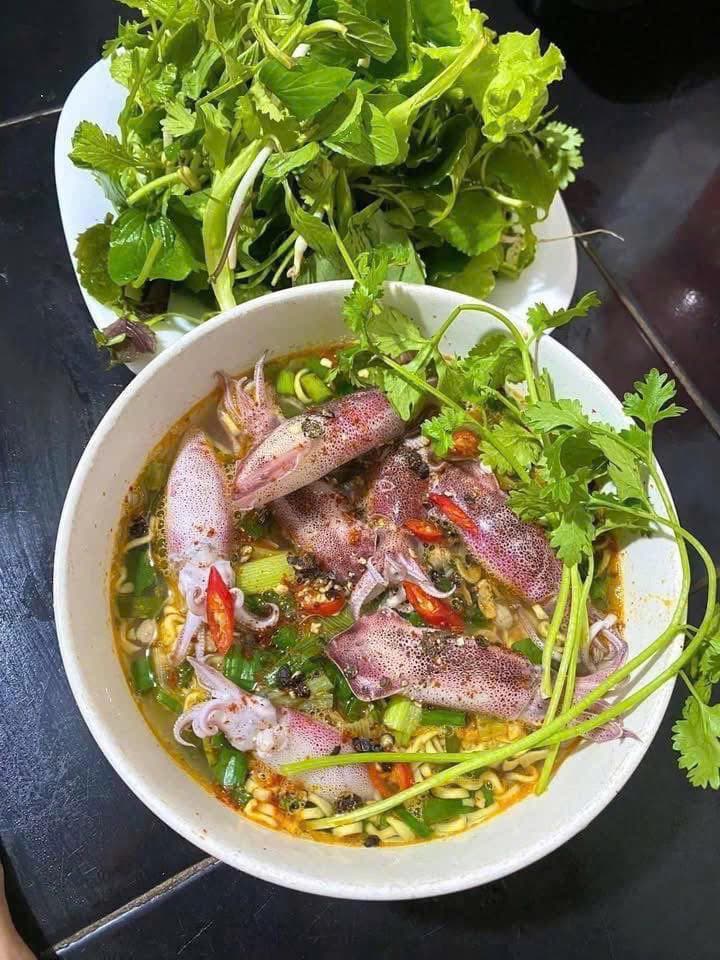 Bán mực tép nháy biển Phú Yên cấp đông, bột bánh xèo, mắm nêm, bánh tráng gạo. Nguyên liệu tươi ngon cho bữa ăn gia đình. Liên hệ 0375061802. - 4/5