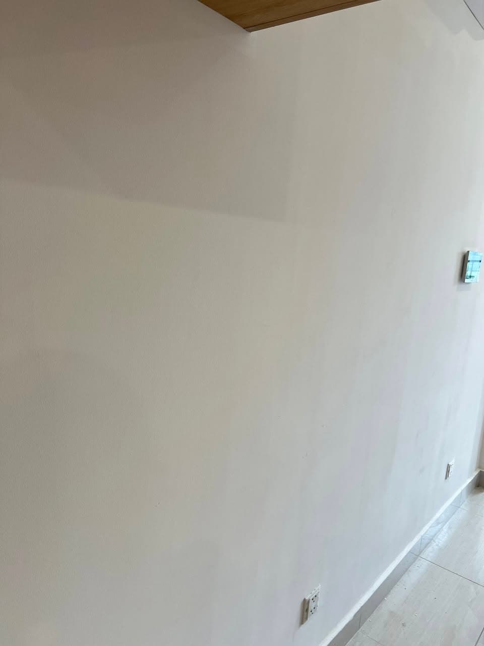 Nhận sơn sửa, dặm vá tường, xử lý vết bút chì, bút màu, vết bẩn lâu ngày. Giá hợp lý cho cư dân. Liên hệ: 0876391204. - 3/4