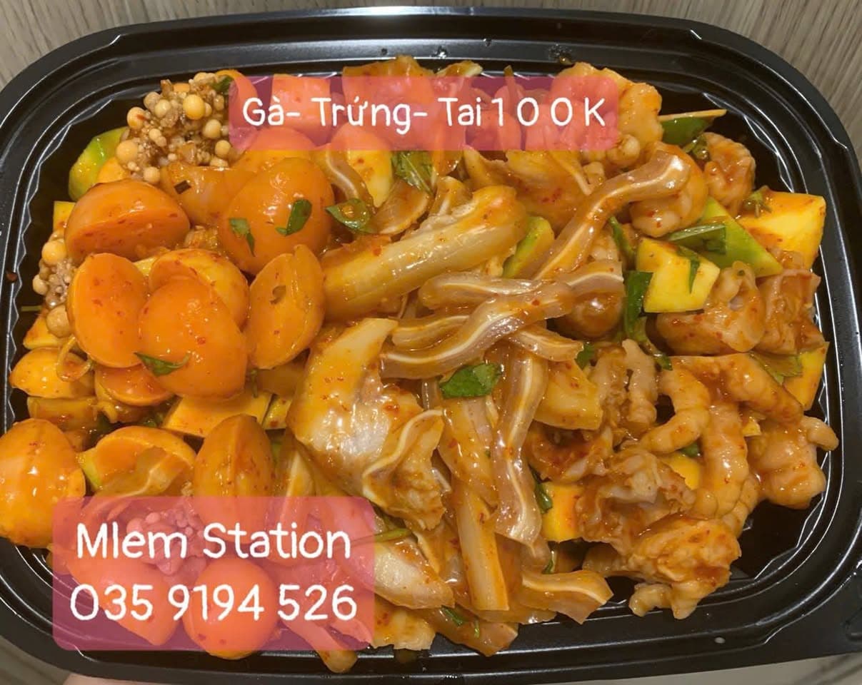 Mlem Station bán bún thịt nướng, chả giò, chân gà, trứng non, tai heo sốt Thái, bánh tráng trộn. Ship tận nơi, freeship khu Vinhomes đến 1h sáng. Giá từ 45K/phần. - 3/5