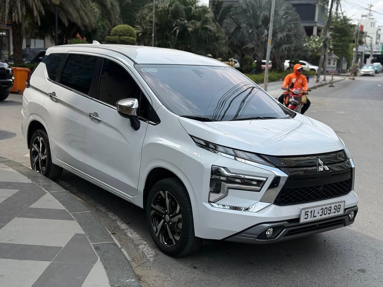 Dịch vụ cho thuê xe gia đình tại TPHCM, giao xe tận nhà, hỗ trợ ghế em bé miễn phí, bảo dưỡng kỹ, hotline 0345670204. - 1/4