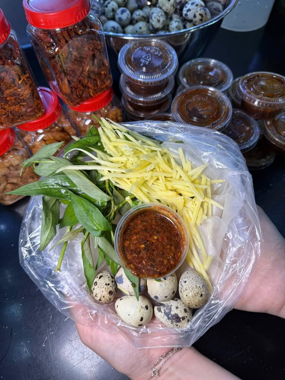 Bán bánh tráng chấm, nhận order giao vào thứ 6, giá 20k/phần, gồm đầy đủ như hình. - 2/5