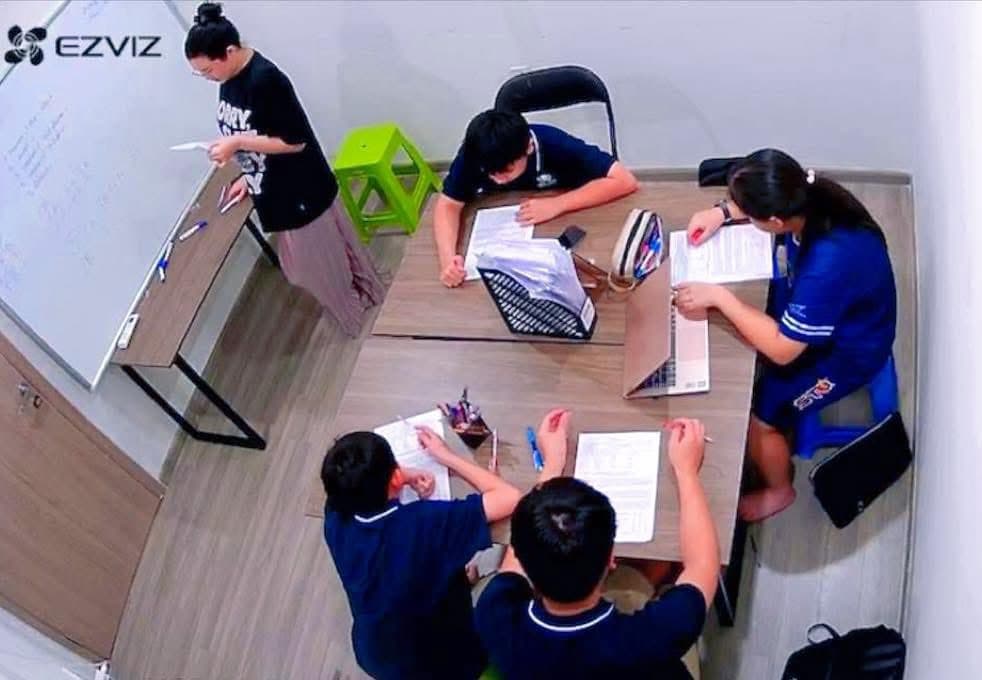 Lớp ôn tập hè cho học sinh Vinschool tại Vinhome Grand Park, củng cố kiến thức Toán, Tiếng Việt, Tiếng Anh. Giáo viên tận tâm, sĩ số nhỏ, môi trường tích cực. - 2/4