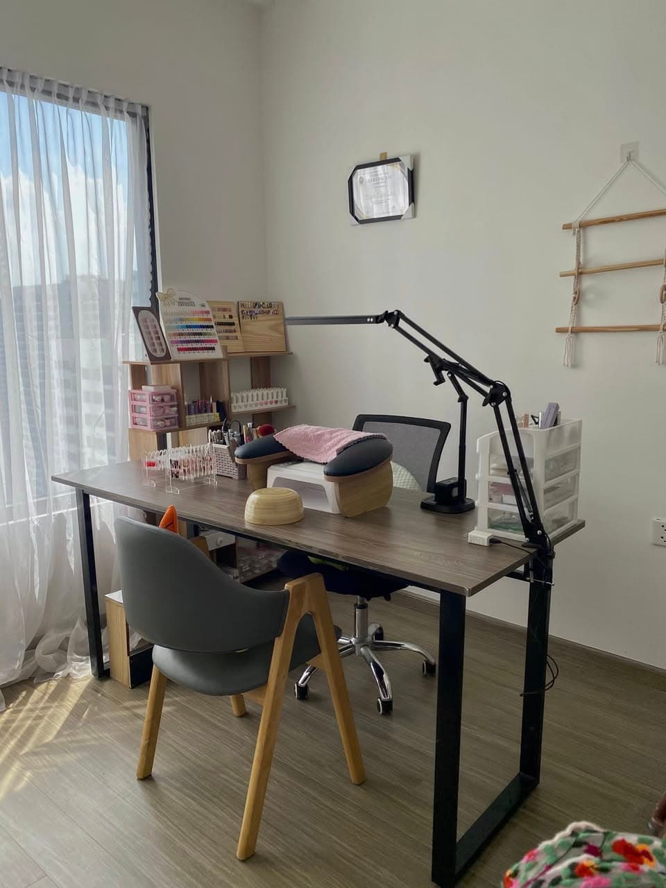 Dịch vụ làm nail riêng tư tại Vinhomes Grand Park, giảm 10% từ 15/5 đến 20/5. Đặt lịch trước để có bộ nail xinh, không gian thoải mái. - 3/4