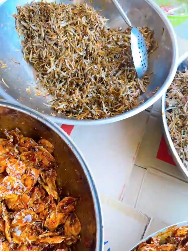 Chuyên các món ăn vặt, mực rim cay, cá bò sợi, mắm các loại, chân gà cay nhà làm. Liên hệ Zalo/SĐT để đặt và ship hàng nhanh. - 1/5
