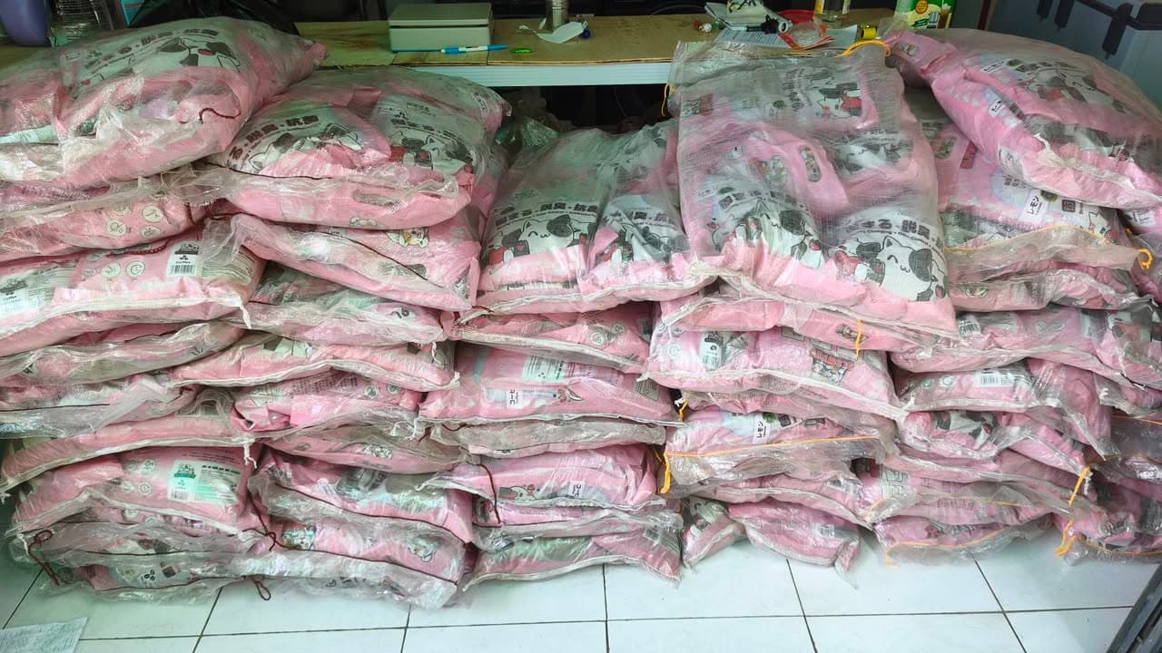Bán cát Nhật 9L cho mèo giá 40k/túi, mua 5 tặng 1. Liên hệ để đặt hàng cho thú cưng của bạn. - 2/3