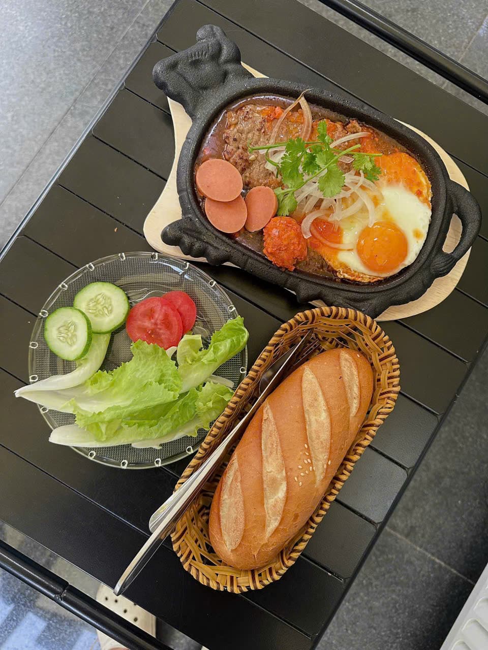 Bữa sáng đa dạng: bánh mì, xôi, bò né, cafe, yaourt, panna cotta, sữa hạt. Freeship nội khu Manhattan, Thủ Đức. Liên hệ: 0824.240.240. - 2/5