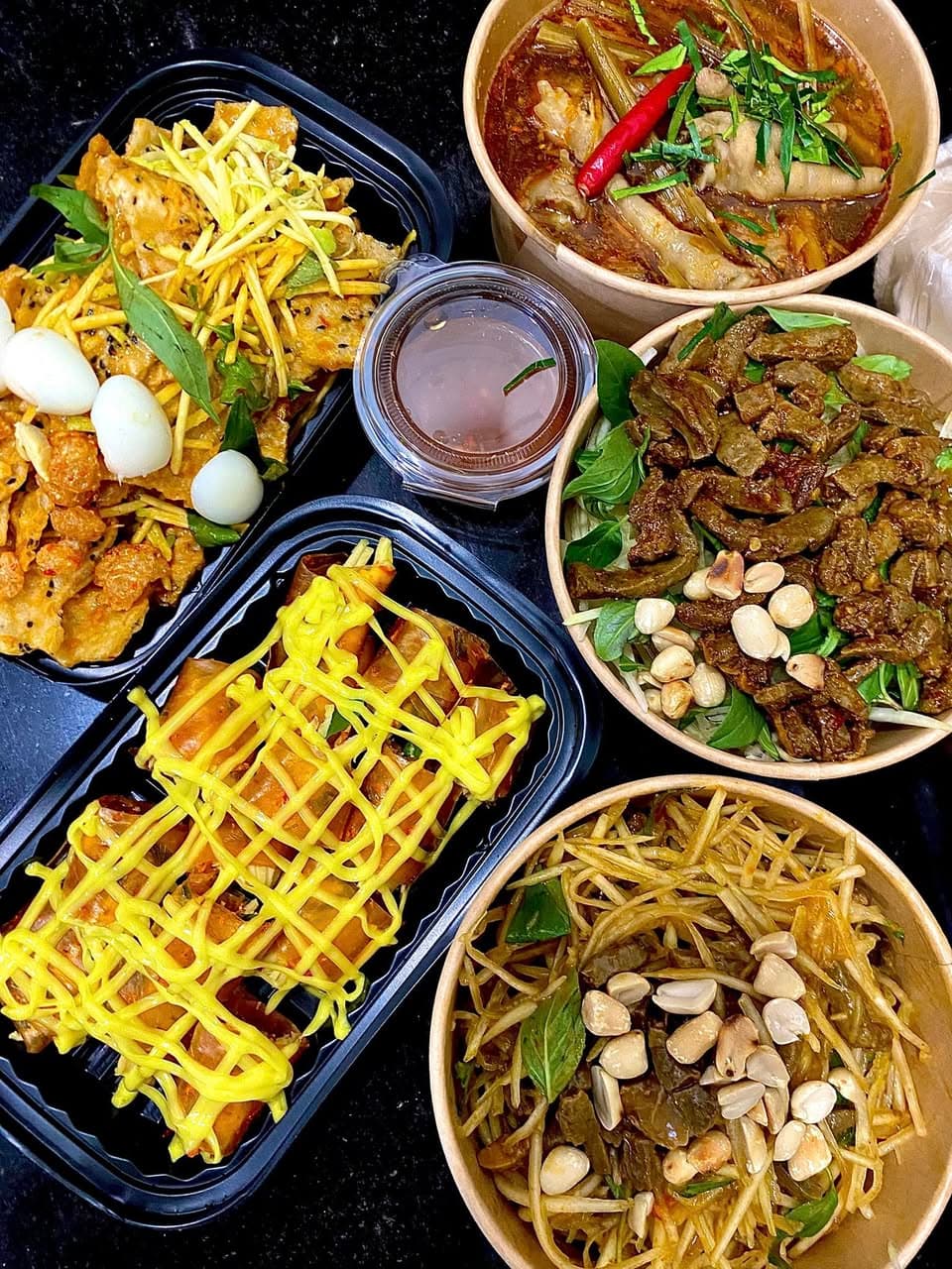 Bếp nhận ship đồ ăn đêm tới 12h khuya, phí ship 5k/đơn, sau 22h phí 10k. Đặt món ăn khuya giao tận nơi, phù hợp cho cư dân cần ăn đêm. - 4/4