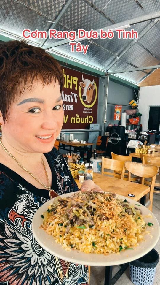 Bán cơm rang dưa bò 40k, thêm trứng chiên 45k, phục vụ tại Vinhome, free ship nội khu. Đặt qua Zalo/sđt 0912868626. Quán nghỉ từ 11h-13h30. - 1/5