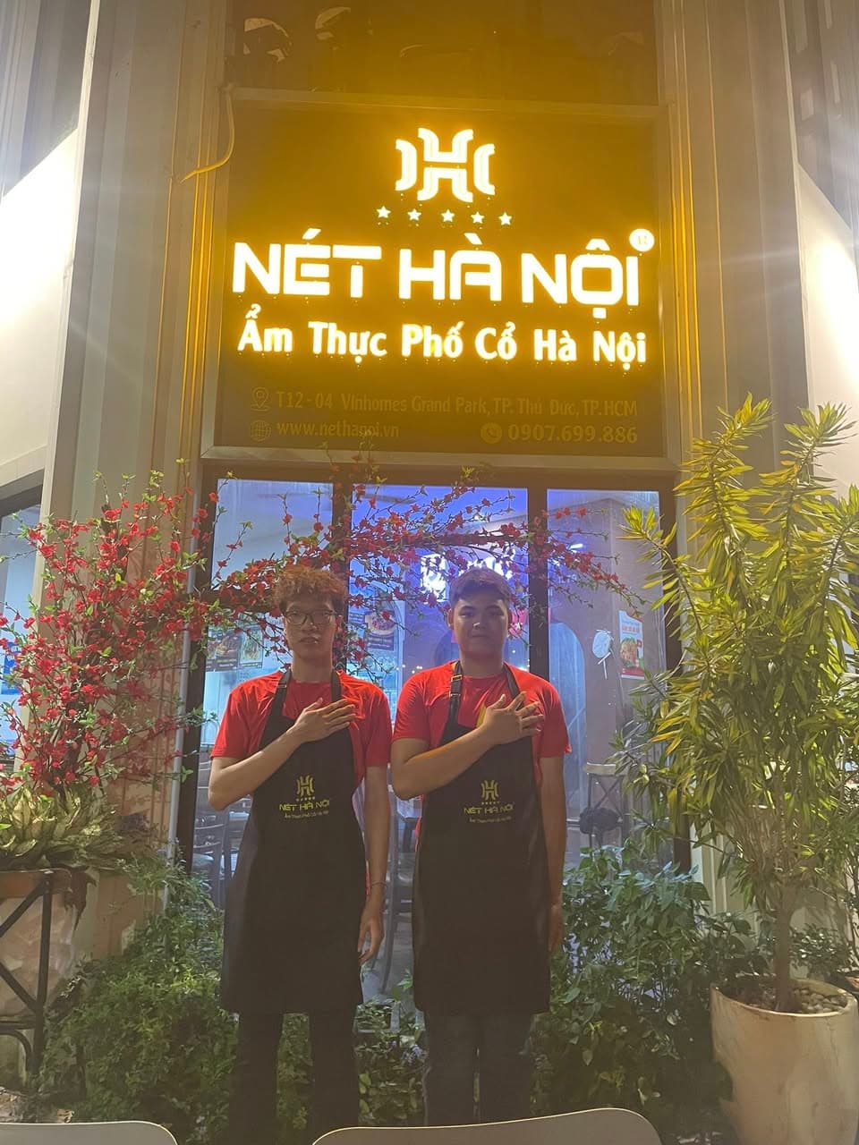 Phở Thìn - Nét Hà Nội phục vụ bún chả, phở bò, phở gà, bún thang, bánh tôm, bánh gối, cơm chiên, phở xào chuẩn vị Bắc. Mở cửa 6h30-21h30. Hotline: 090 769 988. - 1/5
