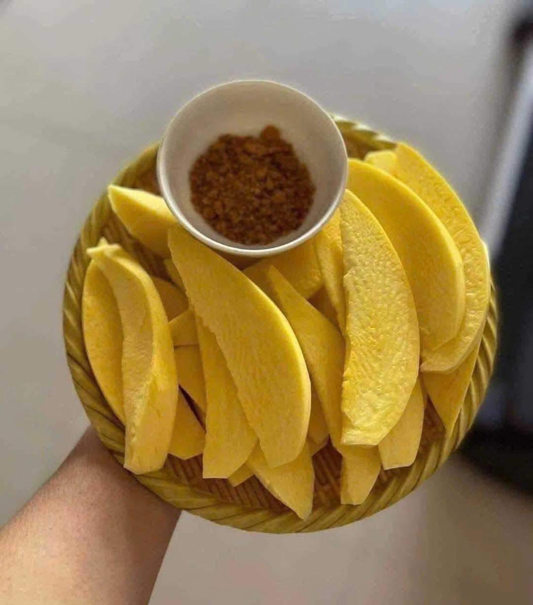Bán xoài tứ quí già, trái giòn ngon, giá 90k/3kg, nhận giao hàng tận nơi. Liên hệ 0909944890 để đặt hàng. - 1/4