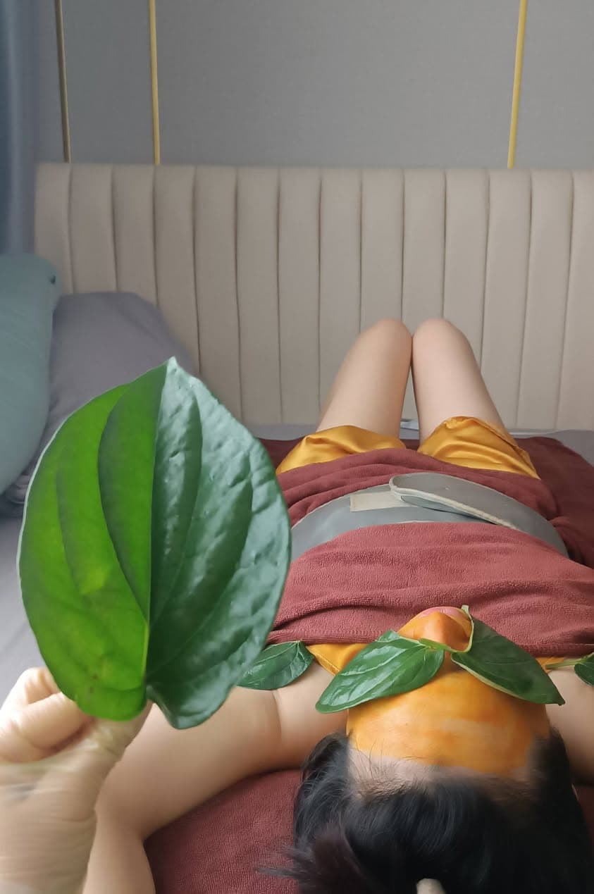 Dịch vụ chăm sóc sau sinh cho mẹ: xông phụ khoa, massage, siết eo, trị thâm, gội đầu tại nhà. Phục hồi sức khỏe, eo thon, dáng đẹp. Liên hệ Zalo 0975609384. - 1/3