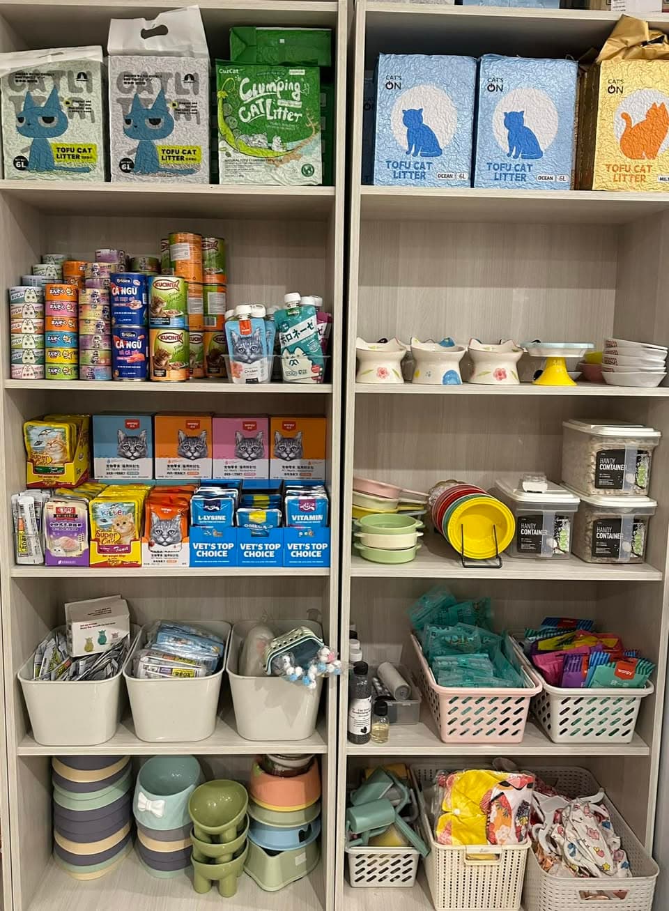 Soul Pet Shop cung cấp đa dạng sản phẩm cho thú cưng như hạt cát, phụ kiện, pate tươi, raw food, balo, chén bát sứ, tã lót, thịt sấy. Freeship Vinhomes Grand Park. - 1/4