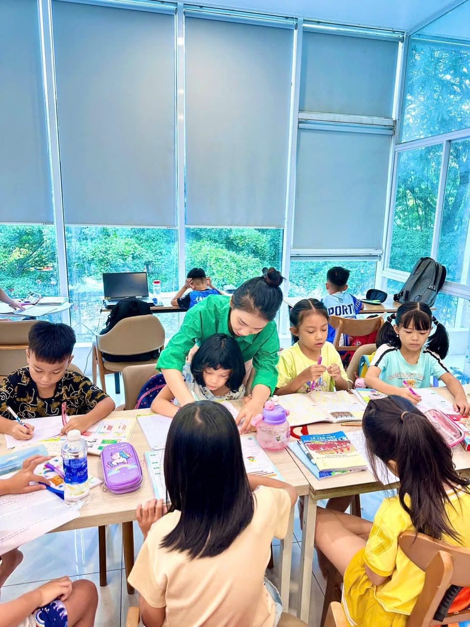 Trung tâm tuyển sinh các khóa ôn hè, bán trú, luyện chữ đẹp, luyện thi Vinschool, học tiếng Việt cho học sinh và người lớn tại Q9, Q12. Ưu đãi học bổng, giảm học phí. - 3/4