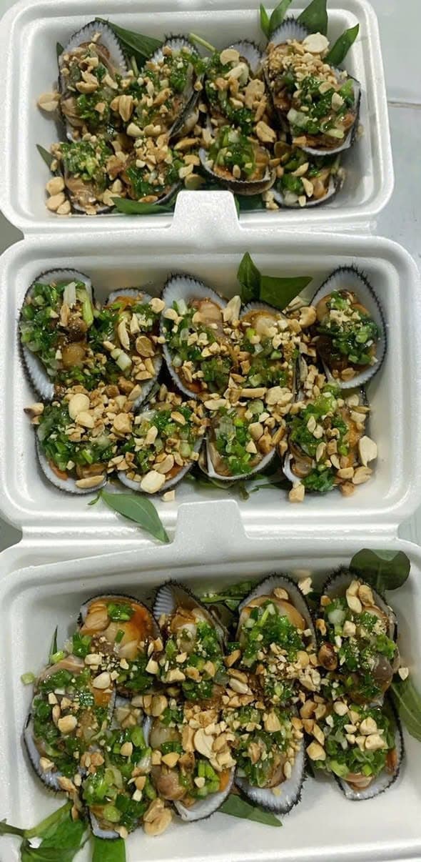 Đồ ăn vặt nội khu: trứng cút lộn muối ớt, sò lông mỡ hành, đậu hủ hấp. Miễn ship nội khu, giá từ 25K. Liên hệ Zalo: 0793404880. - 3/4
