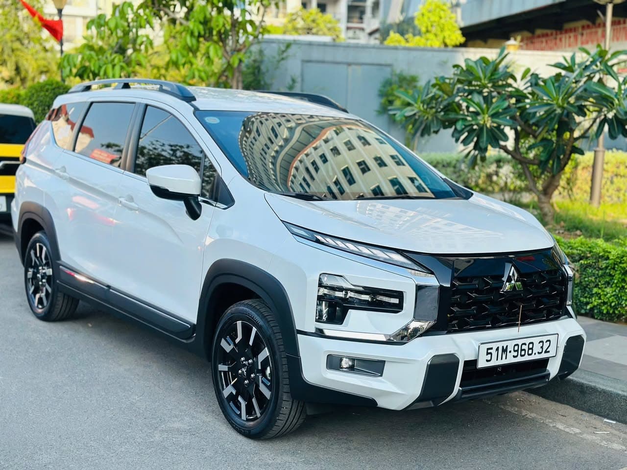 Cho thuê xe tự lái các dòng Xpander Cross, Caren, Innova, Fortuner, giao xe tận nhà tại Quận 2. Liên hệ: 0345670204. - 1/4