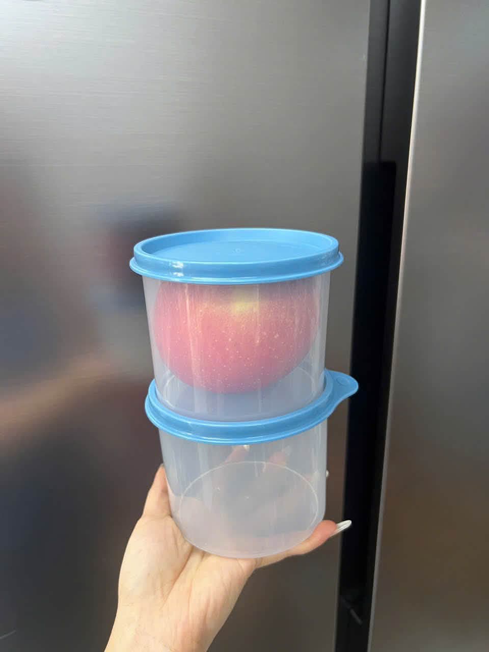 Hộp tròn Tupperware 600ml đa năng, nắp kín, chất liệu an toàn, tiện bảo quản thực phẩm, giá khuyến mãi 55k/hộp. - 4/5